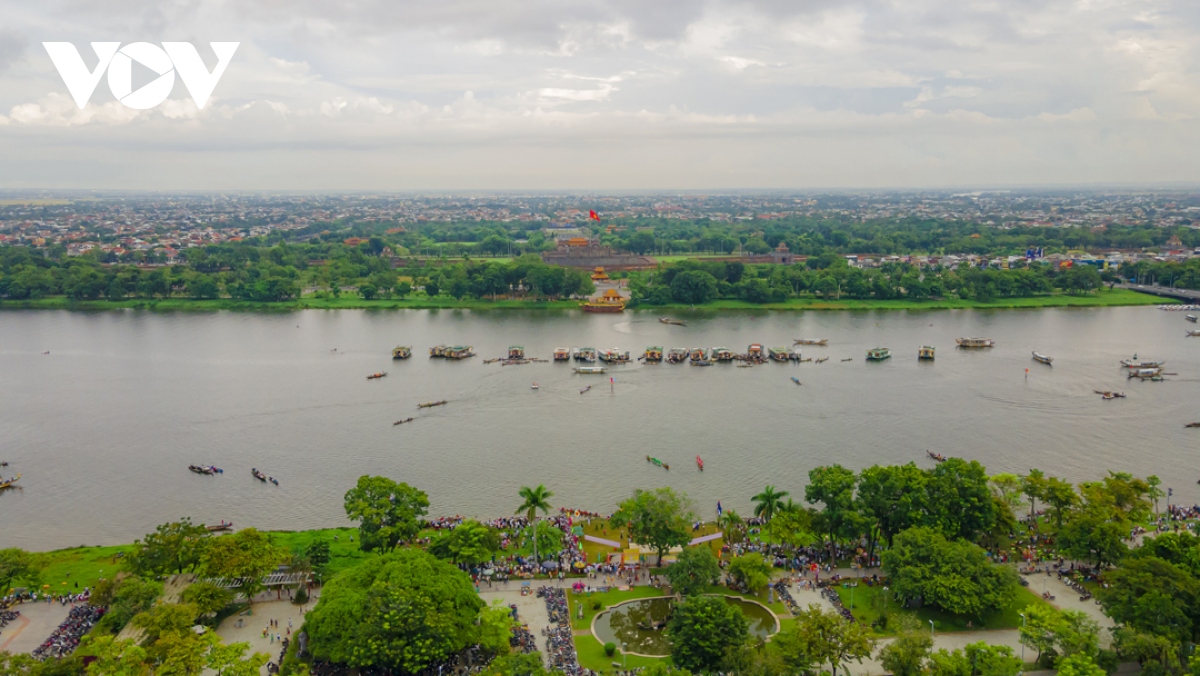 ruoc den trung thu voi cac dong au trong cung hinh anh 5