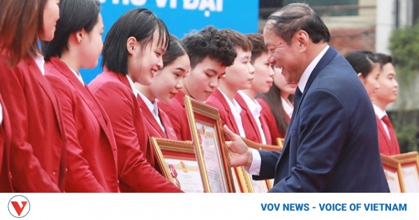 Sáng kiến ​​“Vinh quang Việt Nam” được phát động nhằm vinh danh các vận động viên xuất sắc nhất, đồng thời phát động “Chạy bộ Olympic” và “Chạy vì hòa bình”.