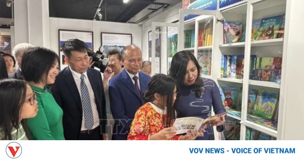 Vietnamese language promoted in France